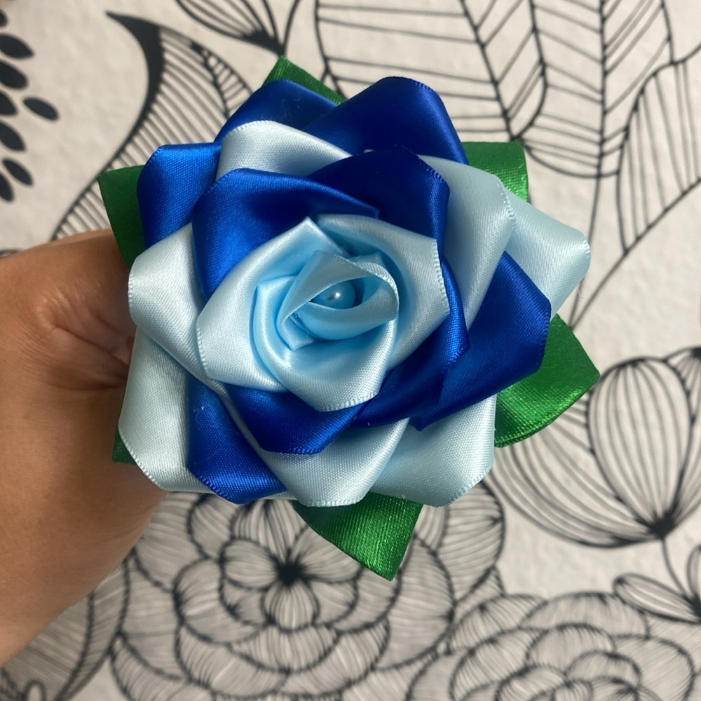 Two-Tone Satin Flower Pen - Picture 6 of 6